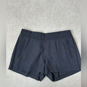 Lululemon Pack Light Short (2.5")
Black